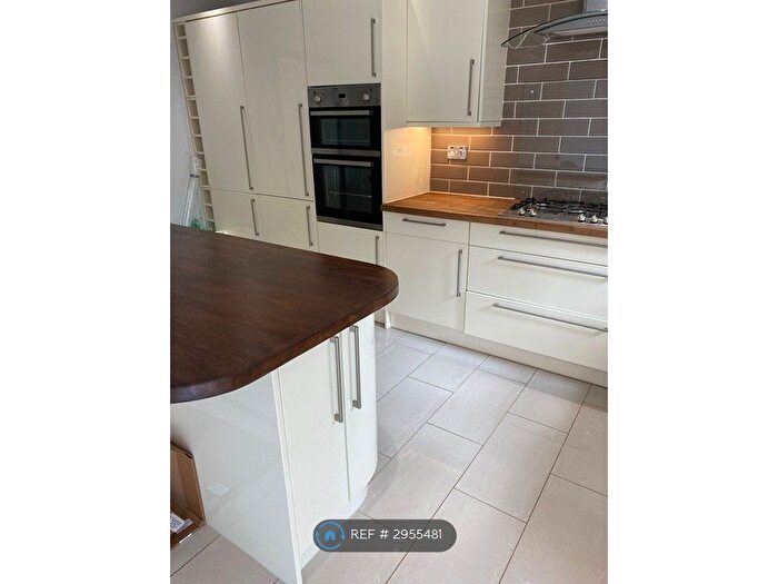 4 Bedroom Terraced House To Rent In Harrison Way, Cardiff, CF11