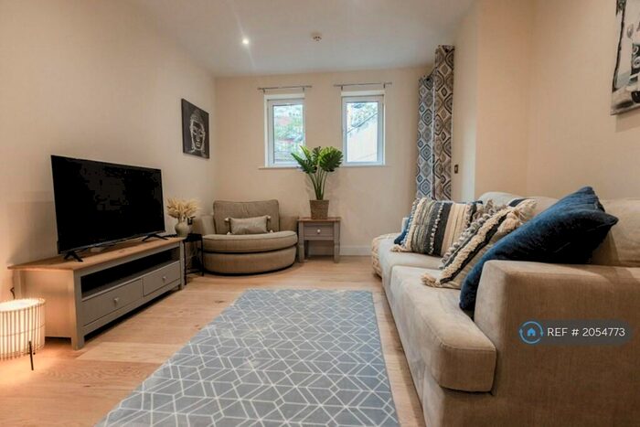 2 Bedroom Flat To Rent In Oceana Boulevard, Southampton, SO14