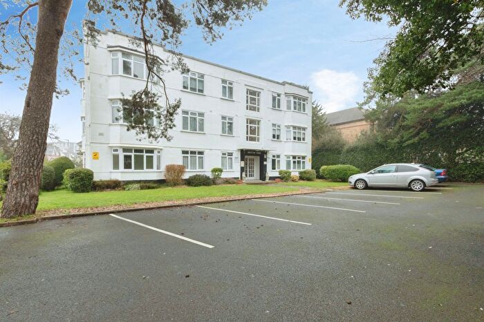 2 Bedroom Flat For Sale In Knyveton Road, Bournemouth, BH1