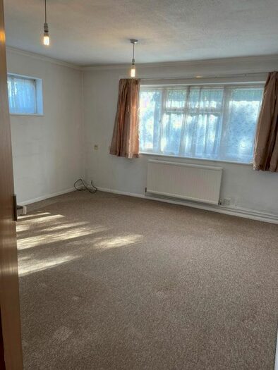 1 Bedroom Flat To Rent In Foliejohn Way, Maidenhead, SL6
