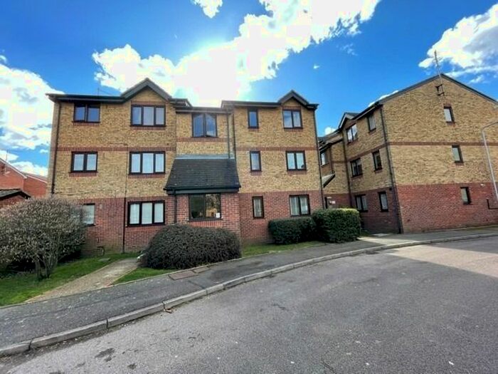 1 Bedroom Flat To Rent In Green Pond Close, London, Greater London, E17