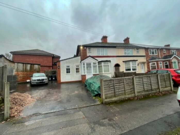3 Bedroom Semi-Detached House To Rent In Hazelville Road, Hall Green, B28