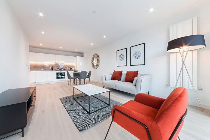 2 Bedroom Flat To Rent In Fairwater House, Bonnet Street, Royal Wharf, London, E16