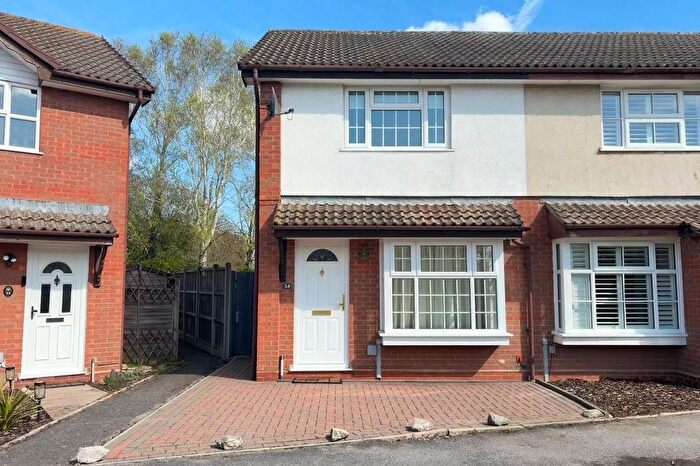 2 Bedroom End Terrace House For Sale In Spicer Close, Walton-On-Thames, Surrey, KT12