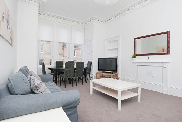 3 Bedroom Flat To Rent In L Tay Street, Edinburgh, EH11