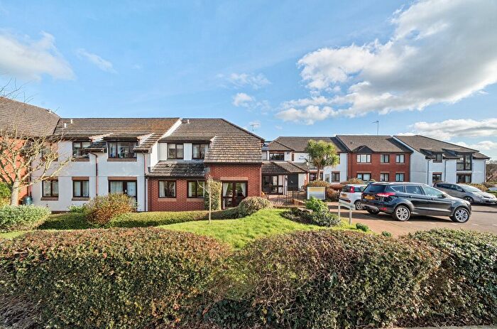 2 Bedroom Flat For Sale In Wyndham Road, Silverton, Exeter, Devon, EX5