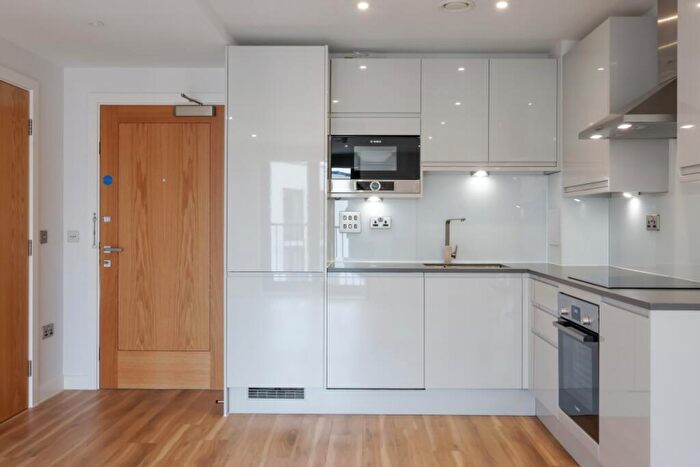 1 Bedroom Garages To Rent In Castle Park View, Castle Street Bristol, BS2