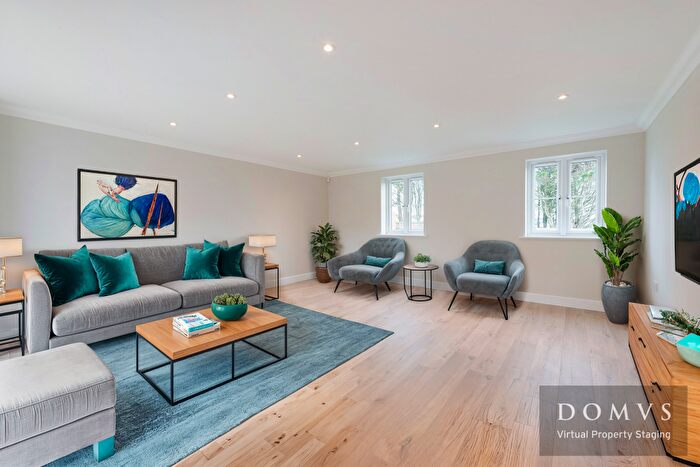 3 Bedroom Detached House To Rent In Chesil View - Weymouth, DT4