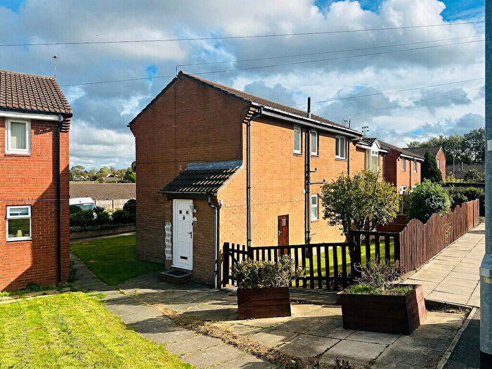 1 Bedroom Apartment To Rent In Bransby Court, Farsley, LS28
