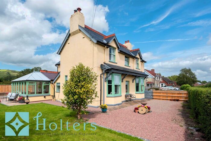 4 Bedroom Detached House For Sale In The Rockeries, Weston Road, Bucknell, SY7