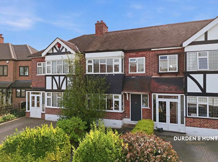 3 Bedroom Terraced House For Sale In Brackley Square, Woodford Green, IG8