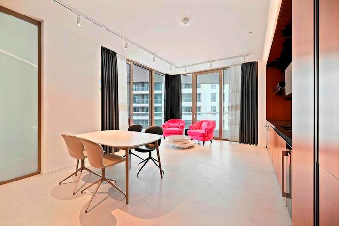 2 Bedroom Apartment For Sale In Park Drive, London, E14