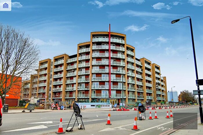 1 Bedroom Flat To Rent In Viridian Apartments, Nine Elms, SW8