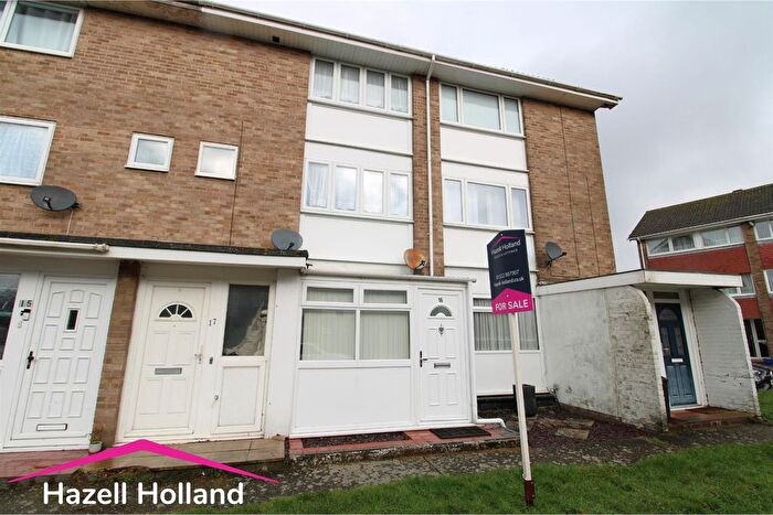 2 Bedroom Maisonette For Sale In Lila Place, Swanley, BR8