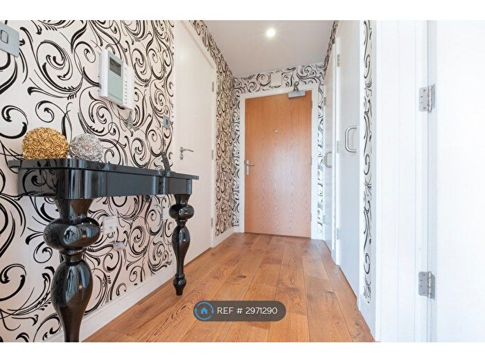 1 Bedroom Flat To Rent In Maltby Street, London, SE1