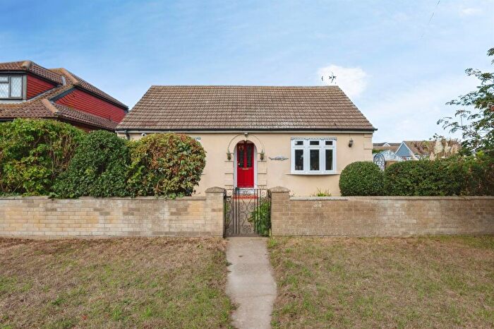 2 Bedroom Detached Bungalow For Sale In Grosvenor Road, Orsett, Grays, RM16