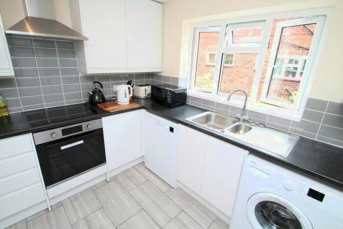 2 Bedroom Maisonette To Rent In Valley Road, Kenley, CR8