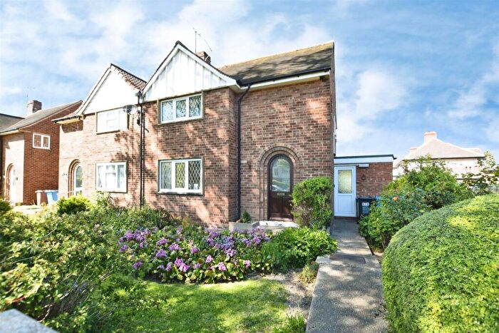 3 Bedroom Semi-Detached House For Sale In Anlaby Road, Hull, HU4