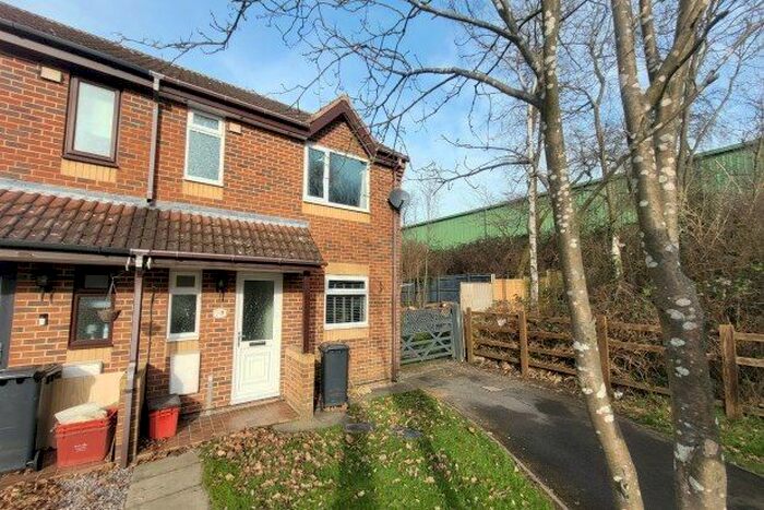 3 Bedroom Semi-Detached House To Rent In Hawthorn Close, Coalville, LE67