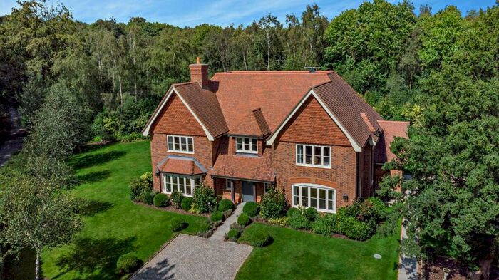 5 Bedroom Detached House For Sale In Kings Drive, Midhurst, West Sussex, GU29