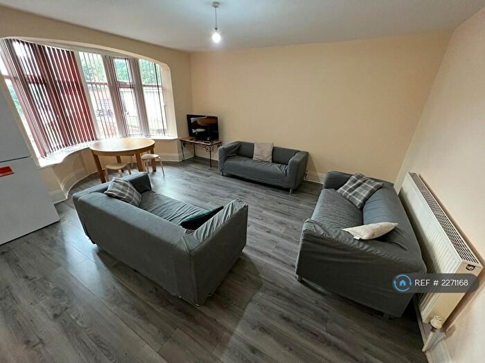 11 Bedroom Semi-Detached House To Rent In Egerton Road, Manchester, M14