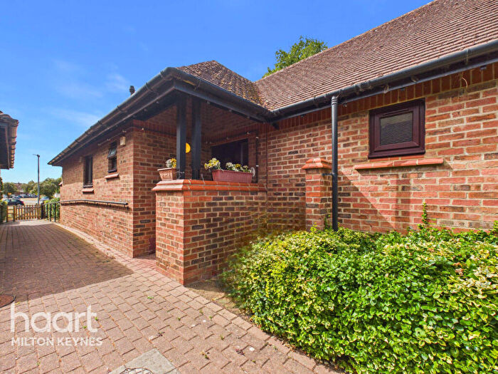2 Bedroom Bungalow For Sale In Knowles Green, Milton Keynes, MK2