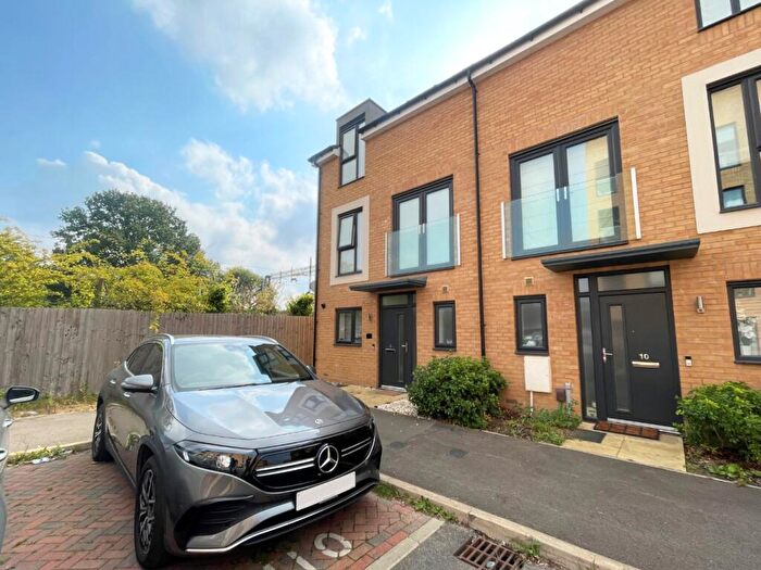 5 Bedroom End Of Terrace House For Sale In Windstar Drive, South Ockendon, RM15