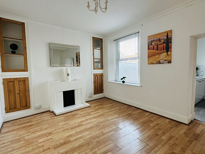 3 Bedroom House To Rent In Parcmaen Street, Carmarthen, SA31