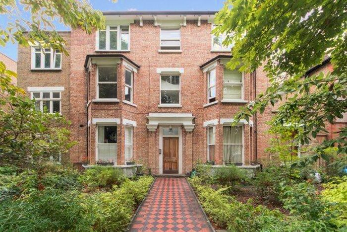2 Bedroom Flat To Rent In Grosvenor Road, London, W4