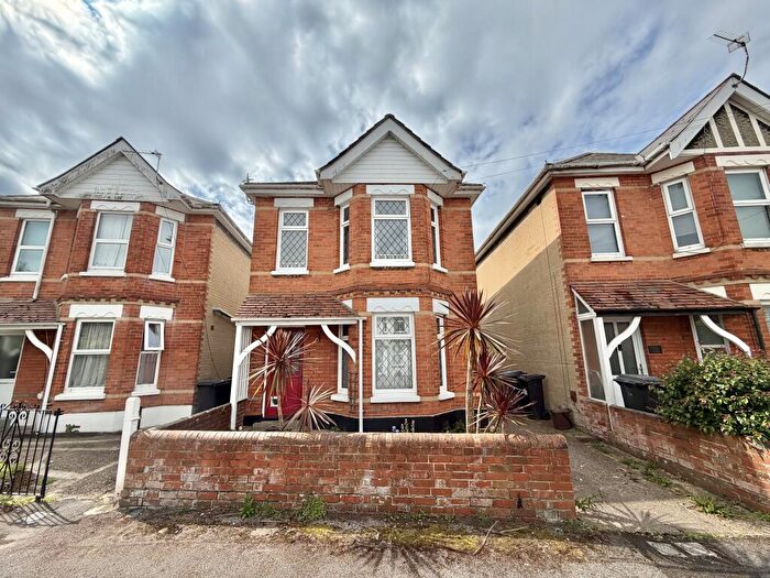 2 Bedroom Flat To Rent In Iris Road, Bournemouth, BH9