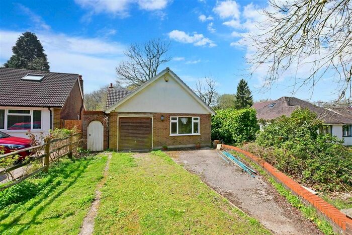 4 Bedroom Bungalow For Sale In Oak Farm Lane, Fairseat, Nr Sevenoaks, Kent, TN15