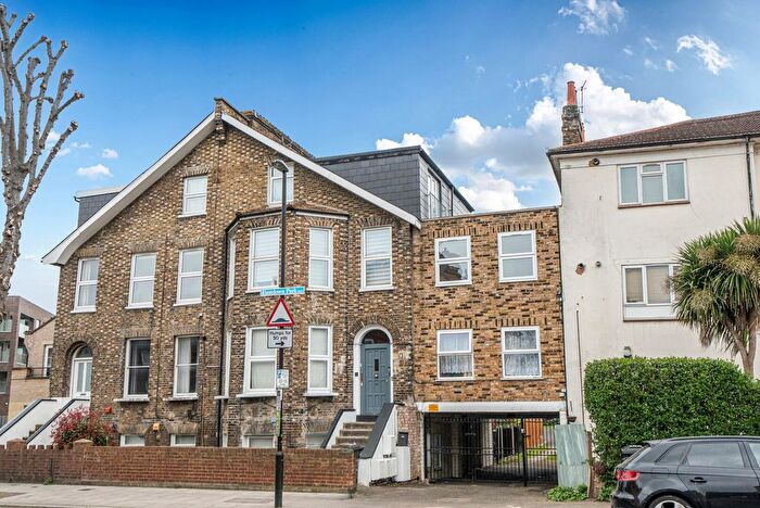 2 Bedroom Flat To Rent In Eastdown Park, London, SE13