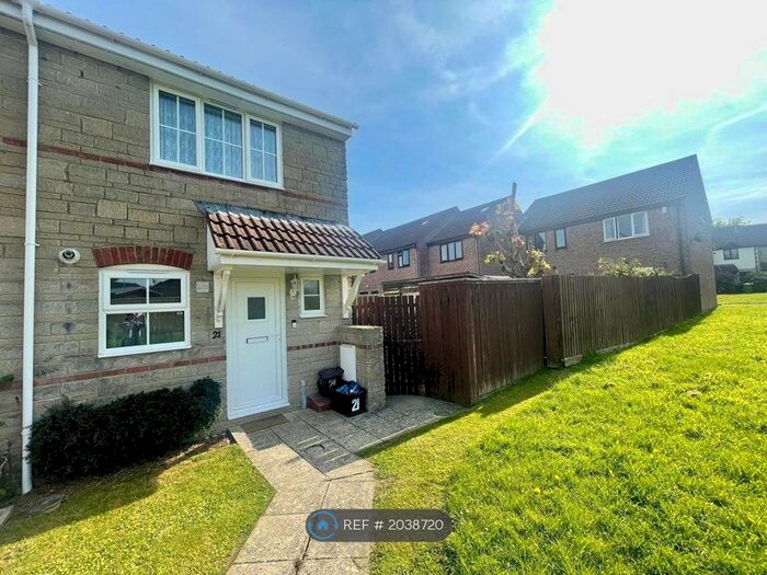 2 Bedroom End Of Terrace House To Rent In Wedmore Close, Frome, BA11
