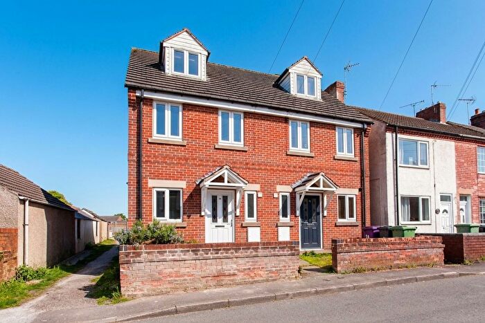 4 Bedroom Semi-Detached House For Sale In Addison Street, Tibshelf, DE55
