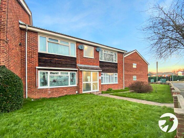 1 Bedroom Flat To Rent In Bredhurst Road, Gillingham, ME8
