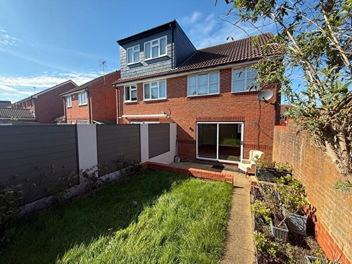3 Bedroom Semi-Detached House To Rent In Rosemullion Avenue, Tattenhoe, MK4