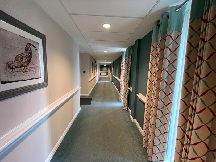 2 Bedroom Flat For Sale In Flat Village, Manchester, M22