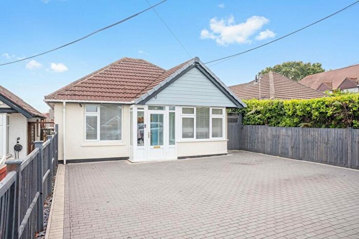 2 Bedroom Detached Bungalow For Sale In Upper Northam Road, Hedge End, SO30