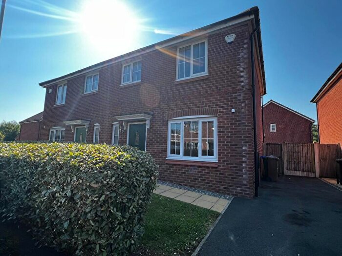 3 Bedroom Semi Detached House To Rent In Blake Street, Rochdale, Greater Manchester, OL16