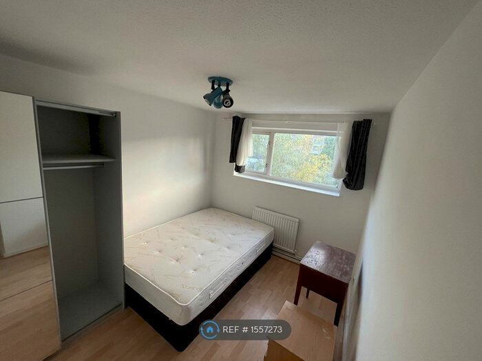 4 Bedroom Maisonette To Rent In London, London, E16