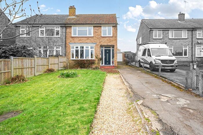 3 Bedroom Semi Detached House For Sale In Brittains Rise, Lower Stondon, Henlow, SG16