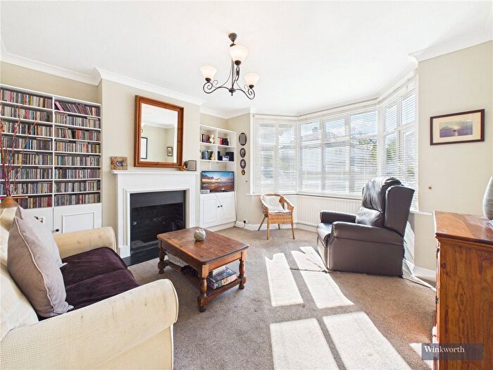 3 Bedroom Semi Detached House For Sale In Headstone Lane, Harrow, HA2