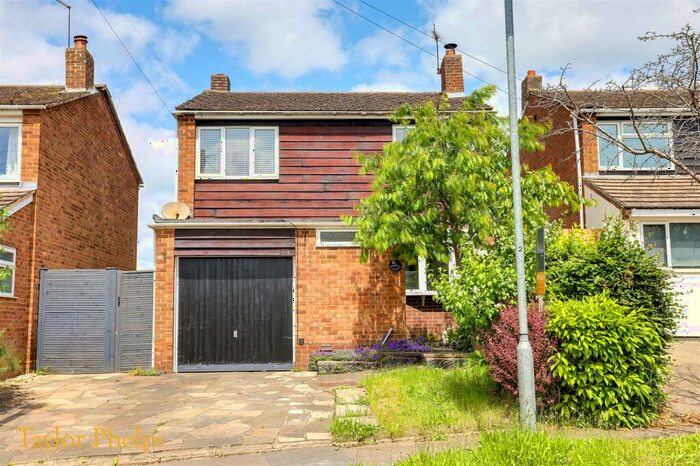 4 Bedroom Detached House For Sale In Kingsfield Road, Dane End, SG12