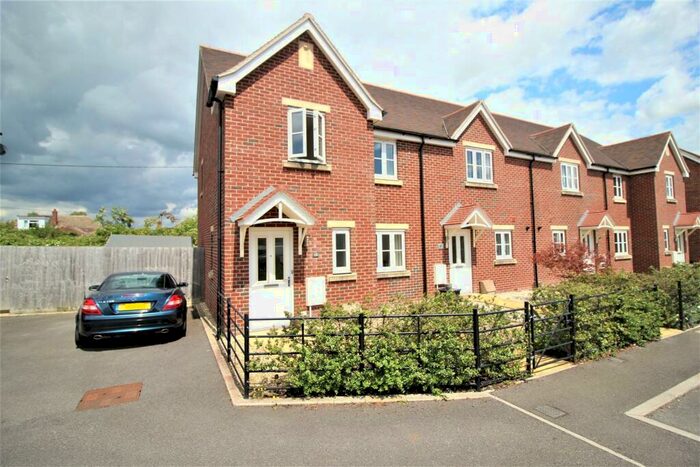 3 Bedroom Semi-Detached House To Rent In Milbourne Way, Chippenham, SN15