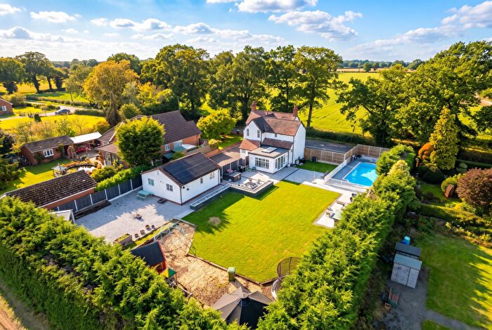 6 Bedroom Detached House For Sale In Rumbush Lane, Earlswood, B94