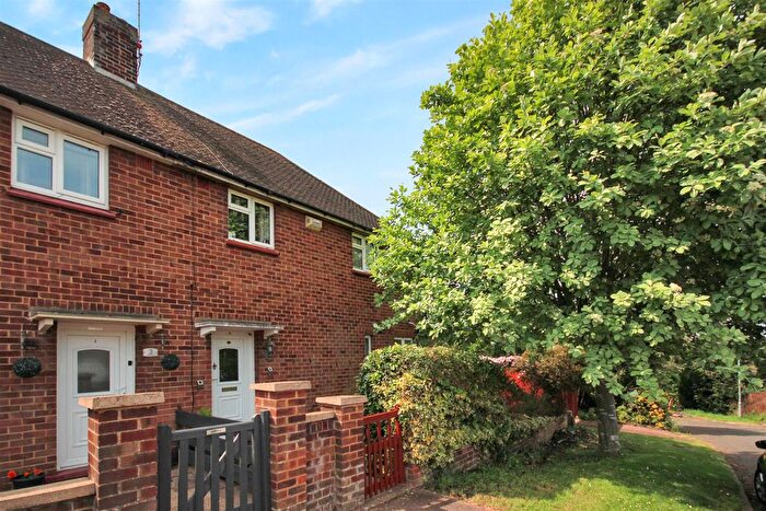 4 Bedroom Semi-Detached House For Sale In Pindar Road, Wellingborough, NN8