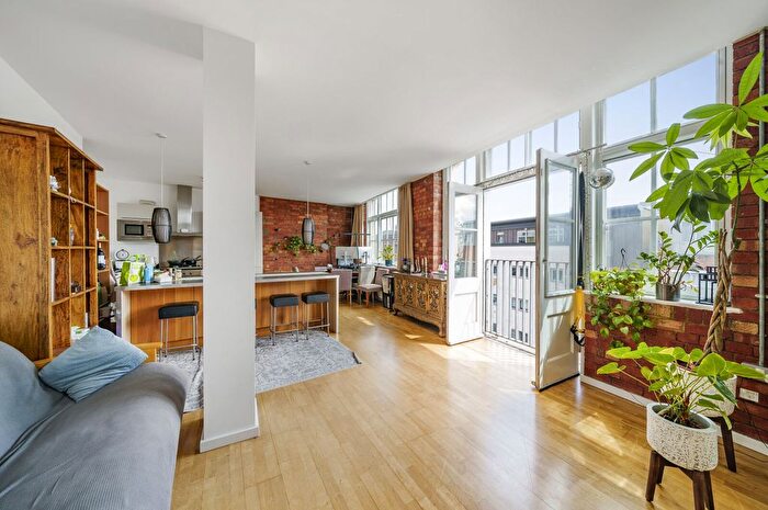 2 Bedroom Flat To Rent In Archie Street, London, SE1