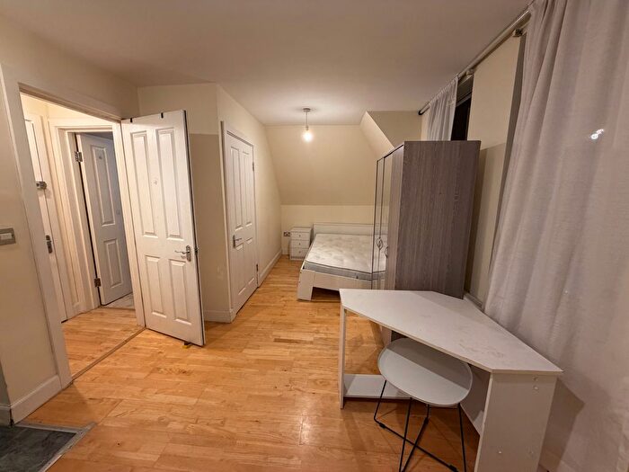 1 Bedroom Studio To Rent In Lavender Hill, London, SW11