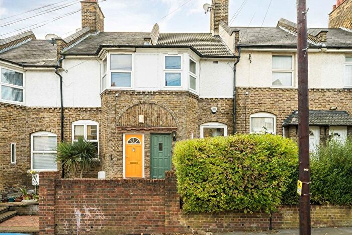 2 Bedroom Terraced House For Sale In Newlands Road, London, SW16