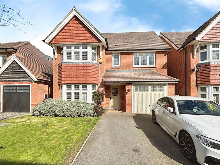 4 Bedroom Detached House For Sale In The Chimneys, Halling, Rochester, ME2